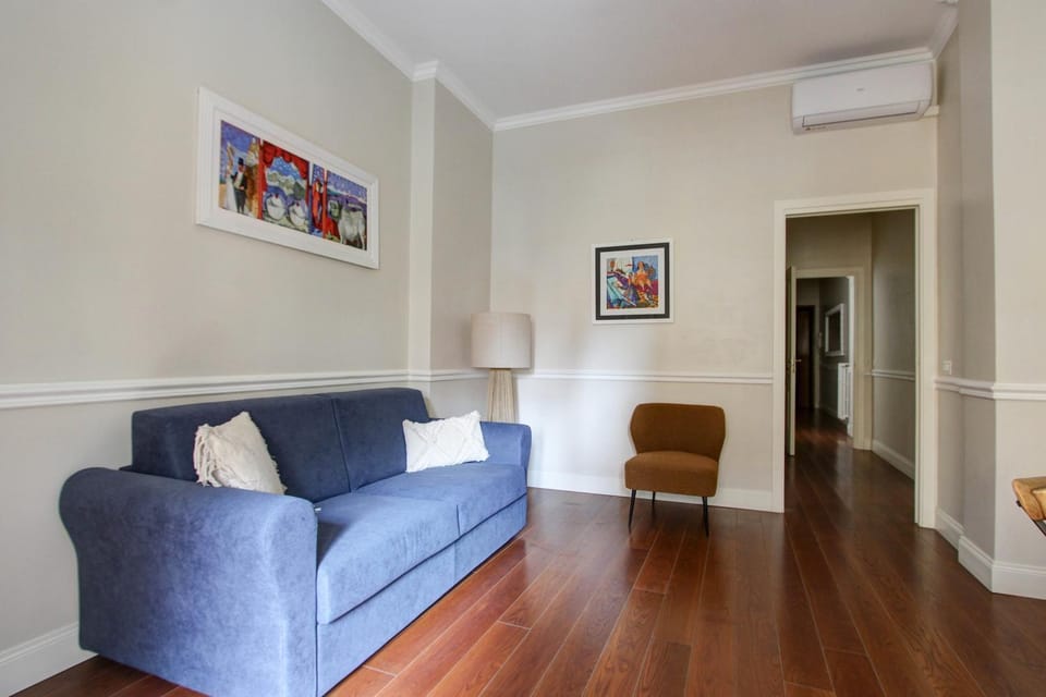 Living room, Seating area, air conditioner
