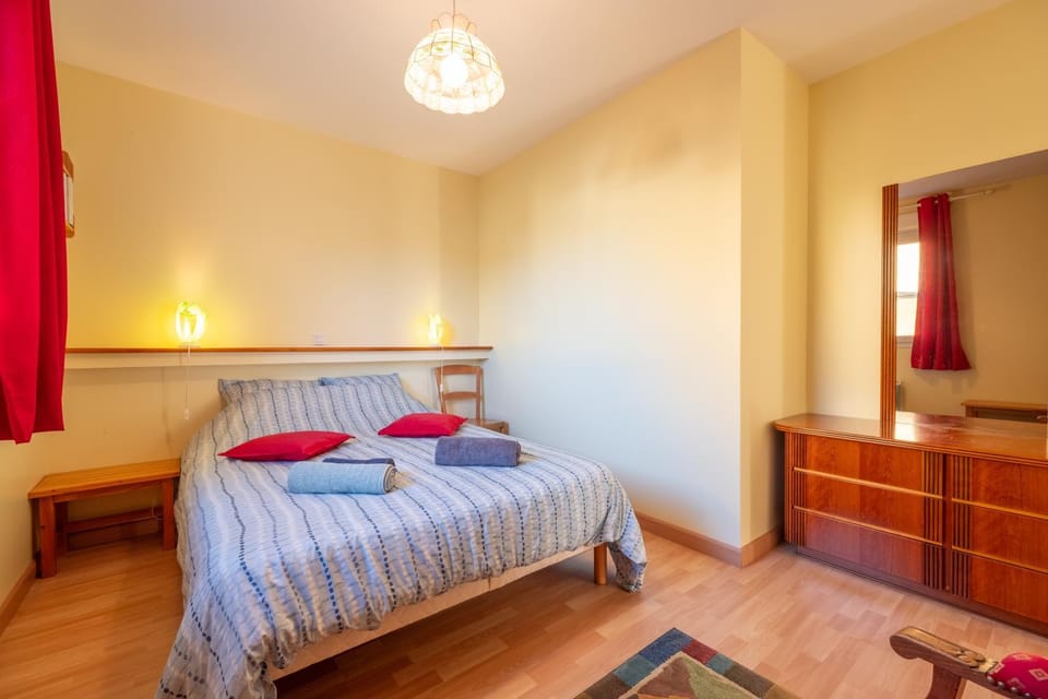 Living room, Bedroom