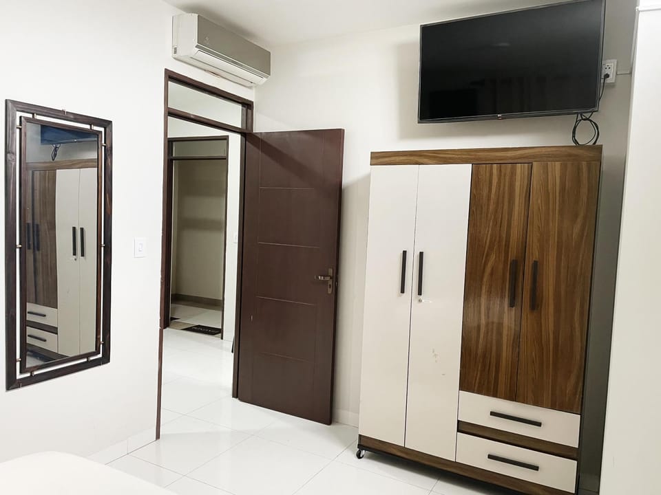 Elegante Departamento Céntrico con Piscina, Terraza y Seguridad 24 7 Apartment in Santa Cruz de la Sierra
