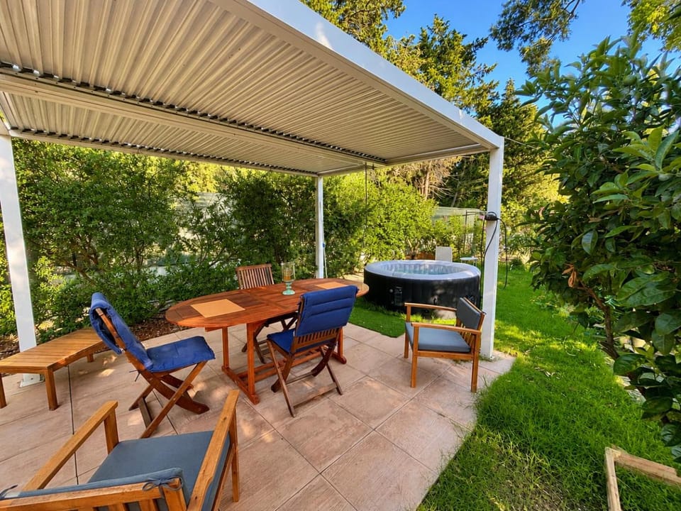 Patio, Garden, Dinner, sunbed