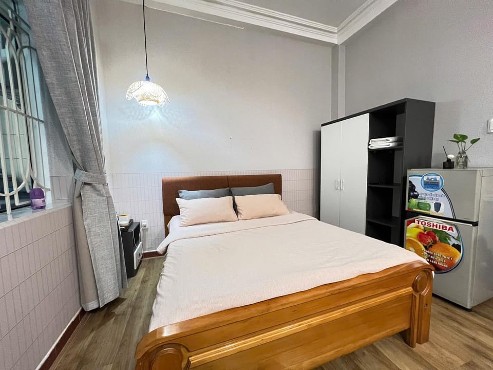Bed, Photo of the whole room, Bedroom, wardrobe, air conditioner
