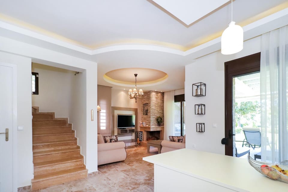 Kitchen or kitchenette, Living room, Seating area