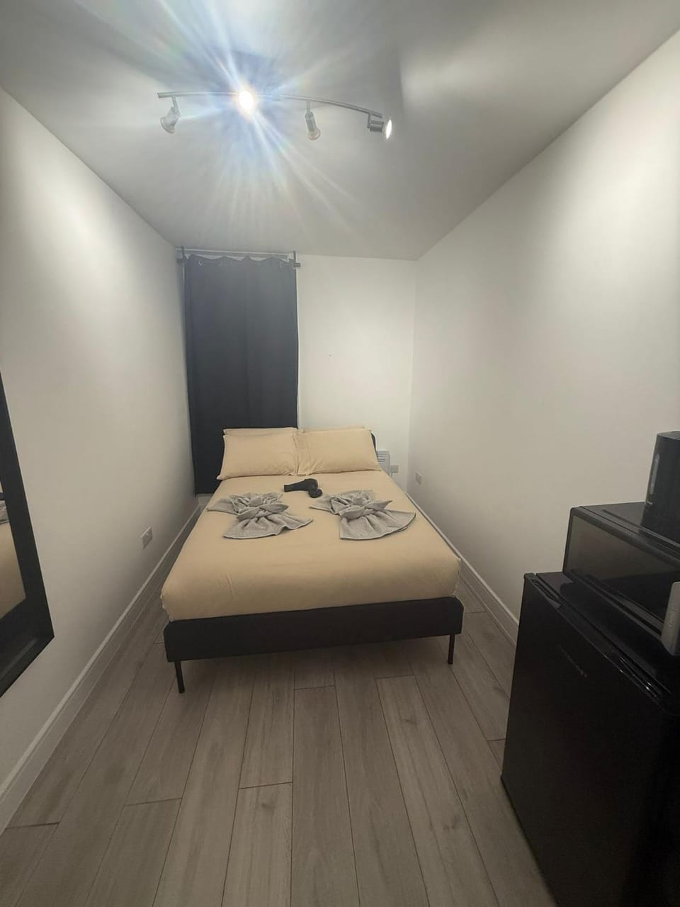 Easy access to central London Bed and Breakfast in London