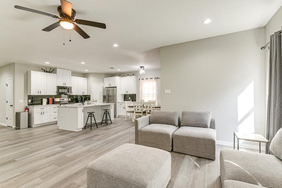 Easy Hwy Access to Dtwn: Pet-Friendly Houston Home House in Houston