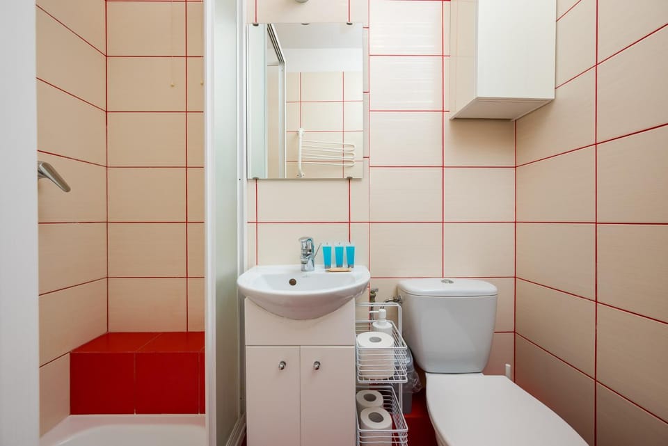Shower, Toilet, Bathroom