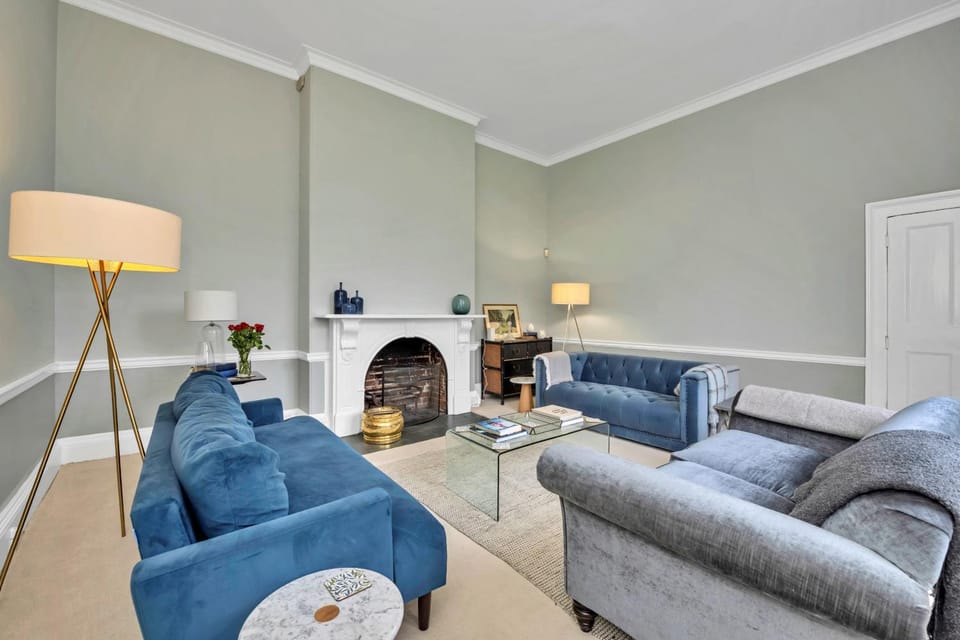 Communal lounge/ TV room, Living room, Seating area