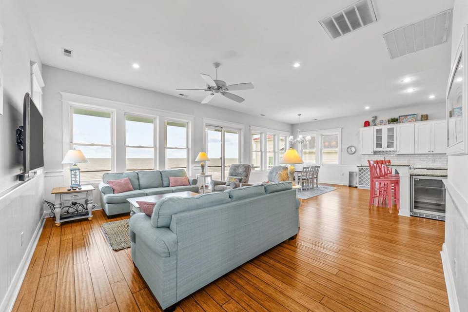 OAI112 Wave Watcher House in Oak Island