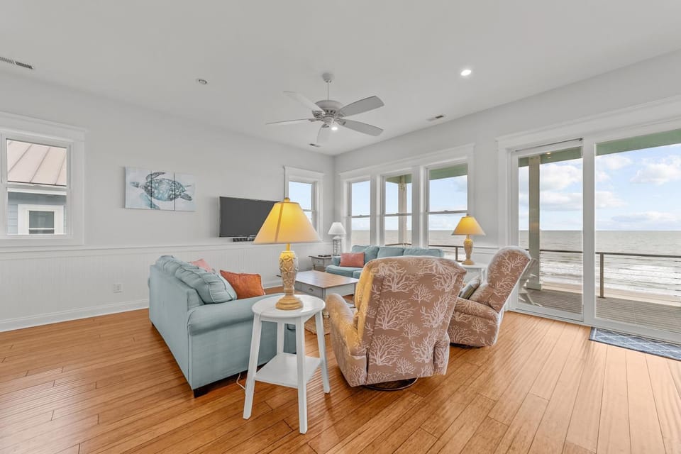 OAI112 Wave Watcher House in Oak Island