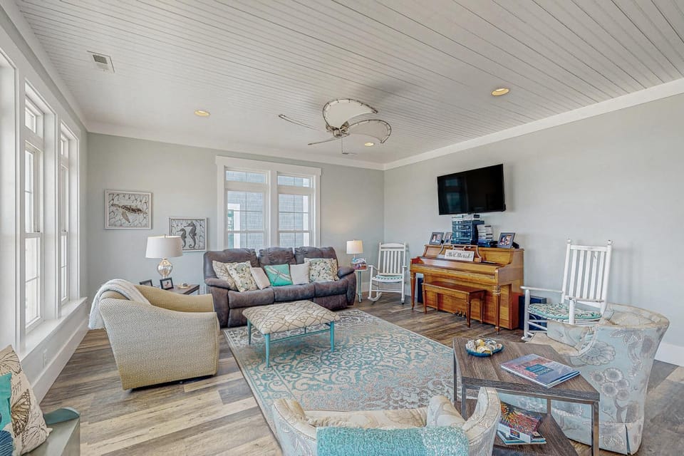 OAI111 Eagles Nest House in Oak Island
