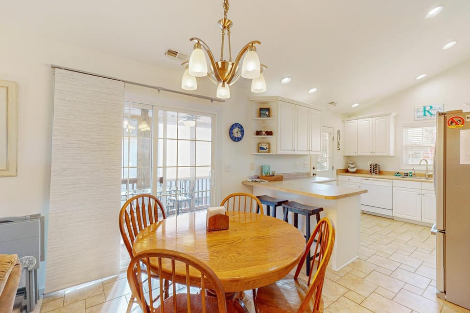 OAI10 Seas the Day at Oak Island House in Saint James