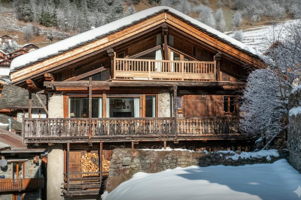 Property building, Day, Natural landscape, Winter