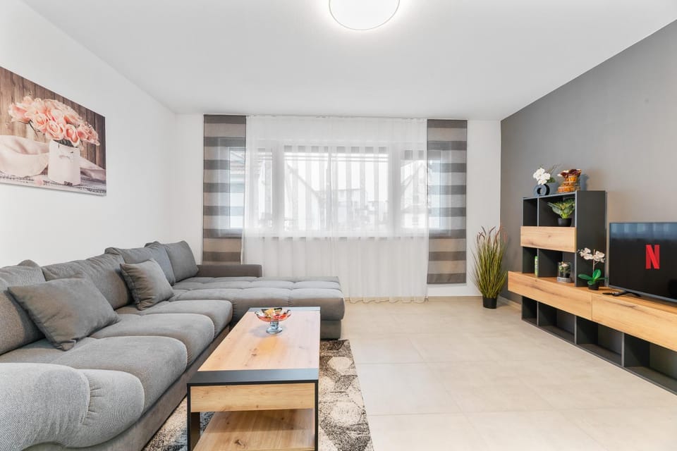 Stylish Apartment close to Outletcity Metzingen Apartment in Metzingen