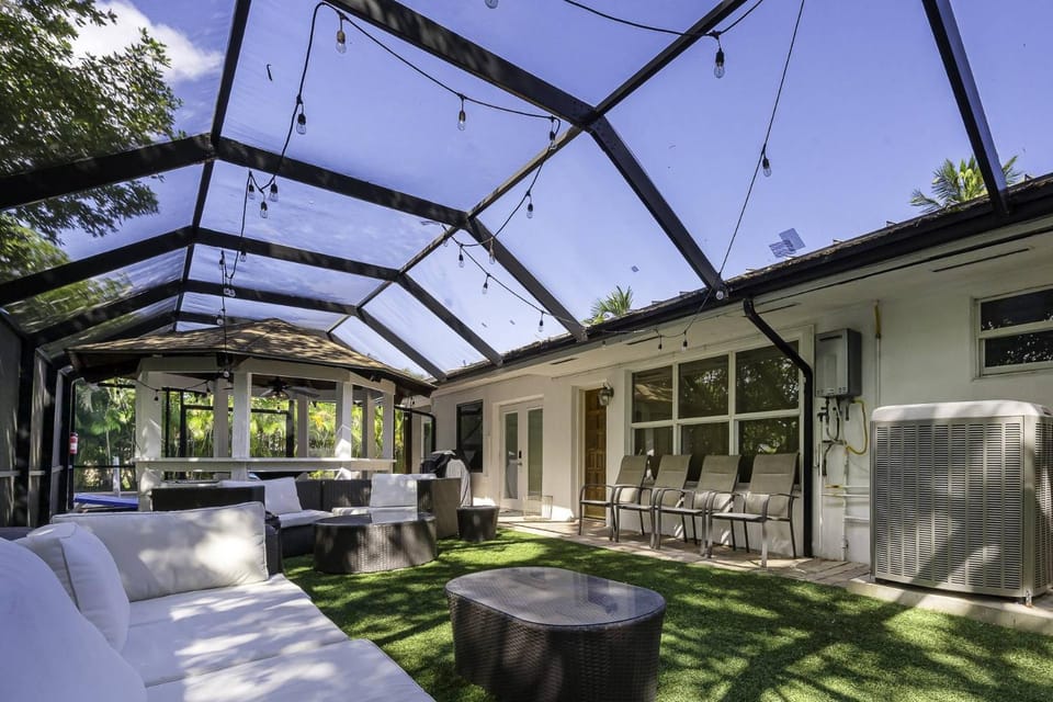 Aventura Lakefront Villa in Ojus