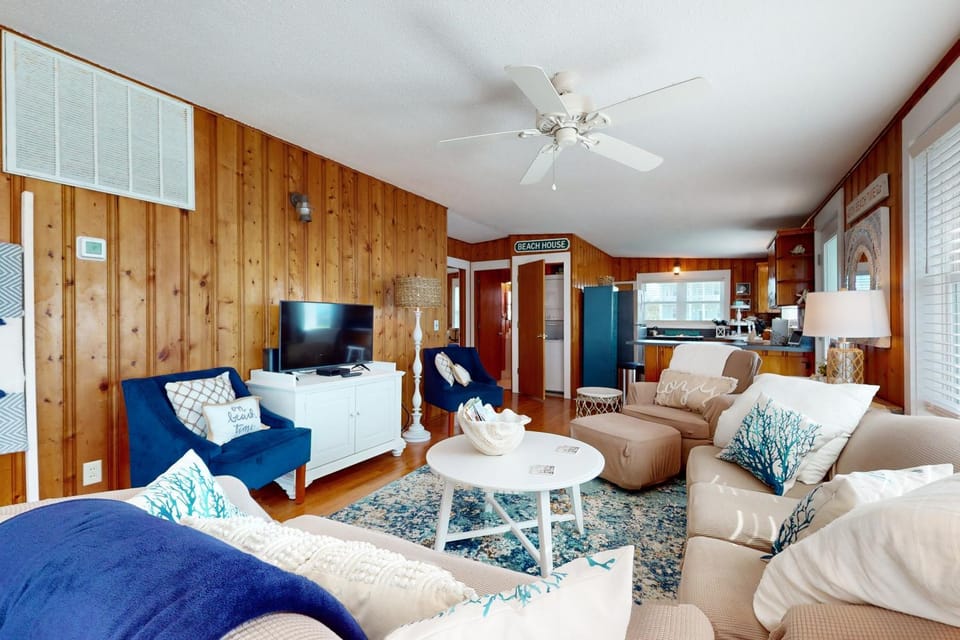 OAI12 Beachside Cottage House in Oak Island