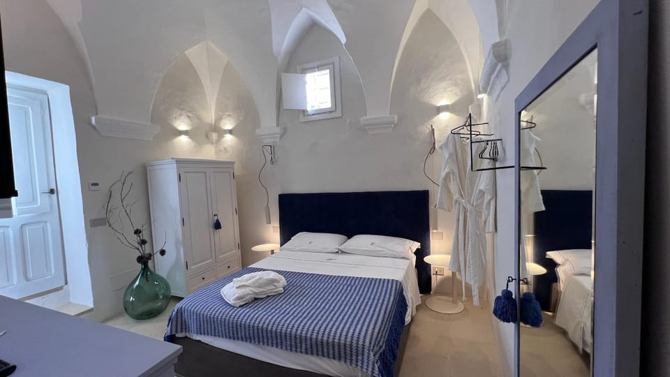 Bed, Photo of the whole room, Bedroom, towels, wardrobe
