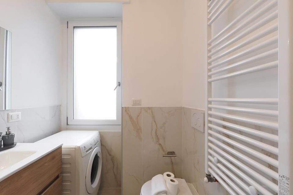 Bathroom, washing machine