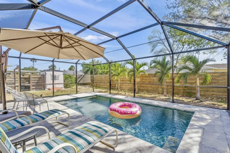 The Sarasota Starburst House in Florida