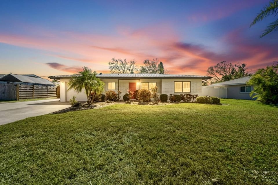 The Sarasota Starburst House in Florida