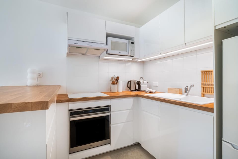 Kitchen or kitchenette, Living room