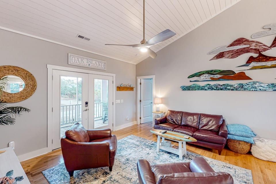 OAI34 Sea N Red House in Oak Island