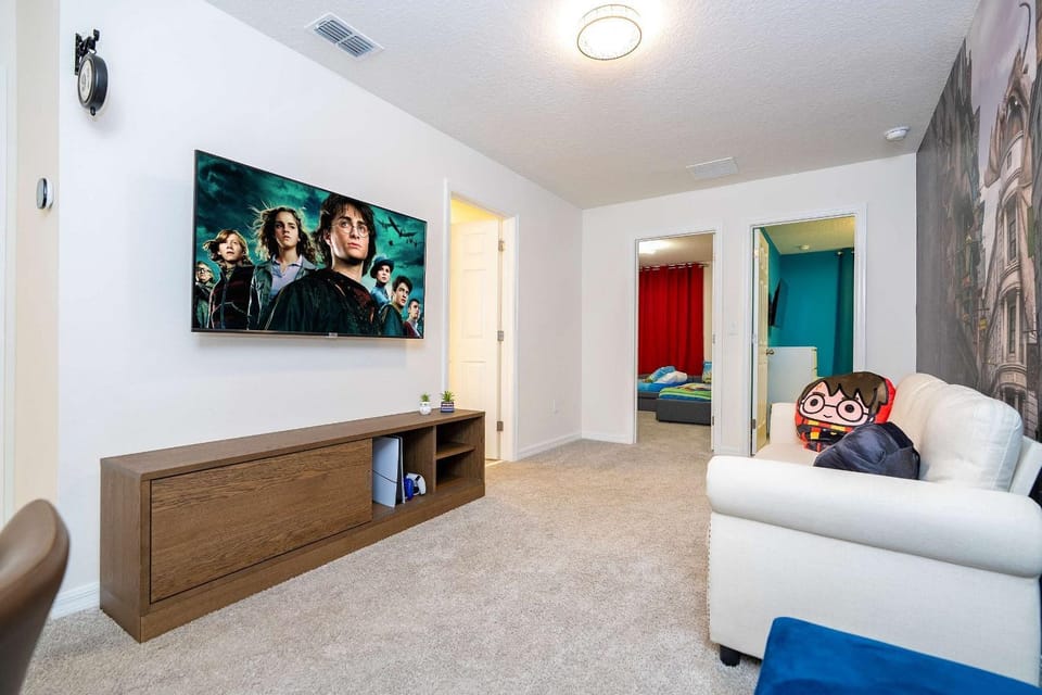 Communal lounge/ TV room, Living room