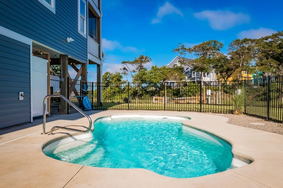 OAI90 A Shore Thing House in Oak Island