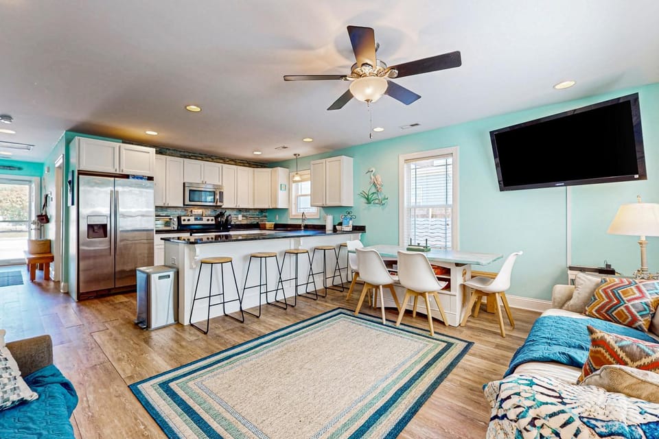 OAI92 Blue Dream House in Oak Island