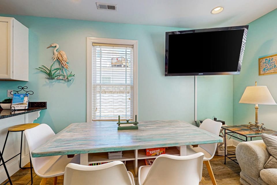 OAI92 Blue Dream House in Oak Island