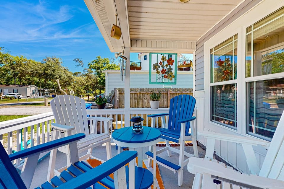 OAI92 Blue Dream House in Oak Island