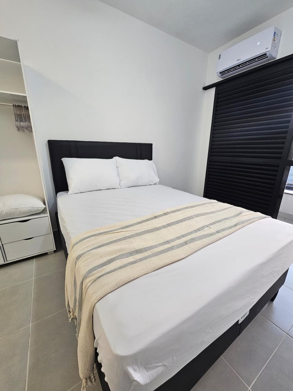 Bed, Photo of the whole room, Bedroom, wardrobe