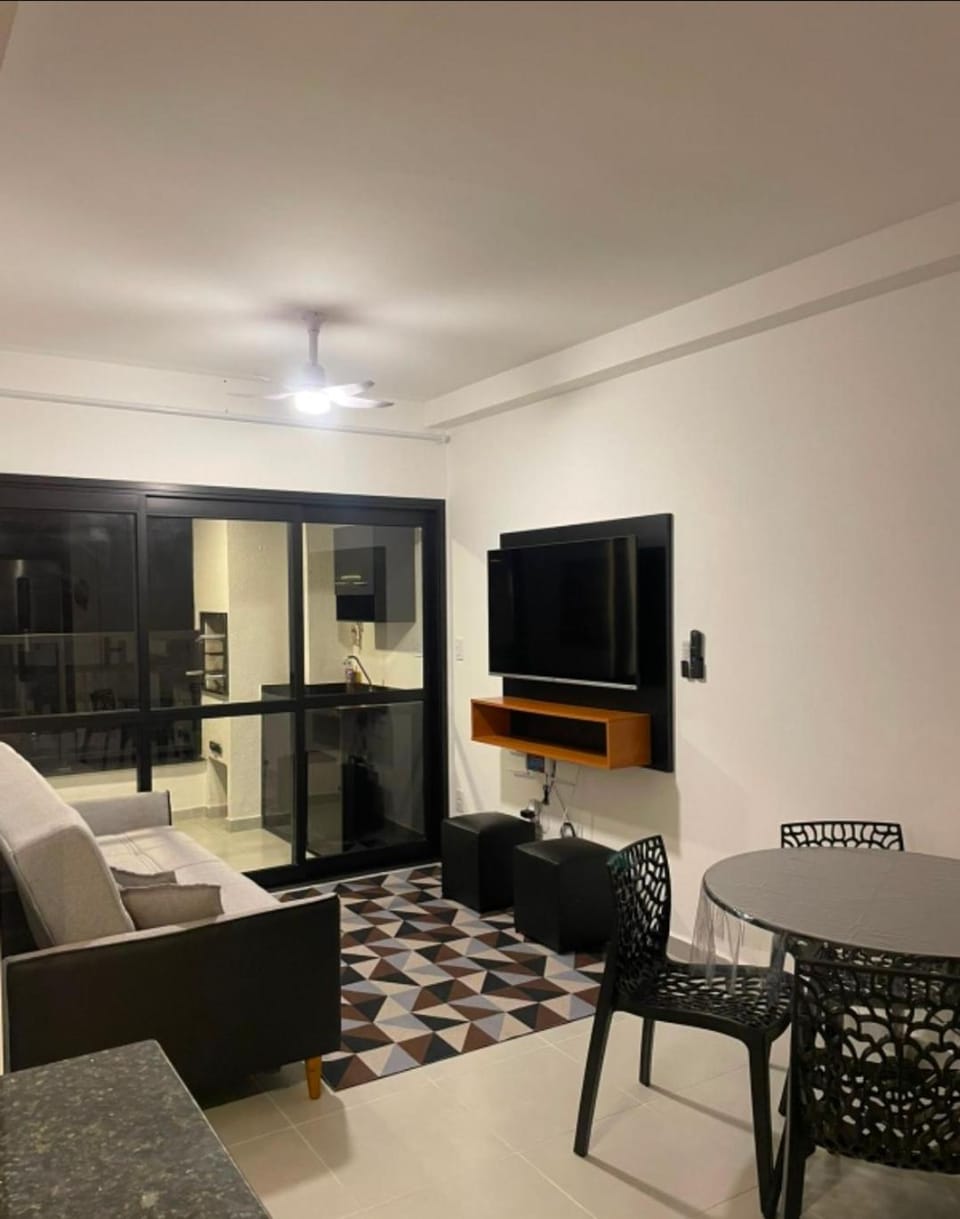 Communal lounge/ TV room, TV and multimedia, Living room, Seating area, Dining area, Evening entertainment
