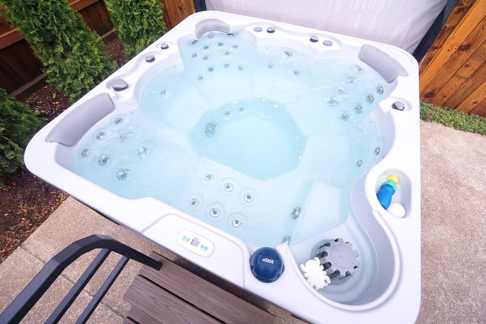 Hot Tub, Hot Tub