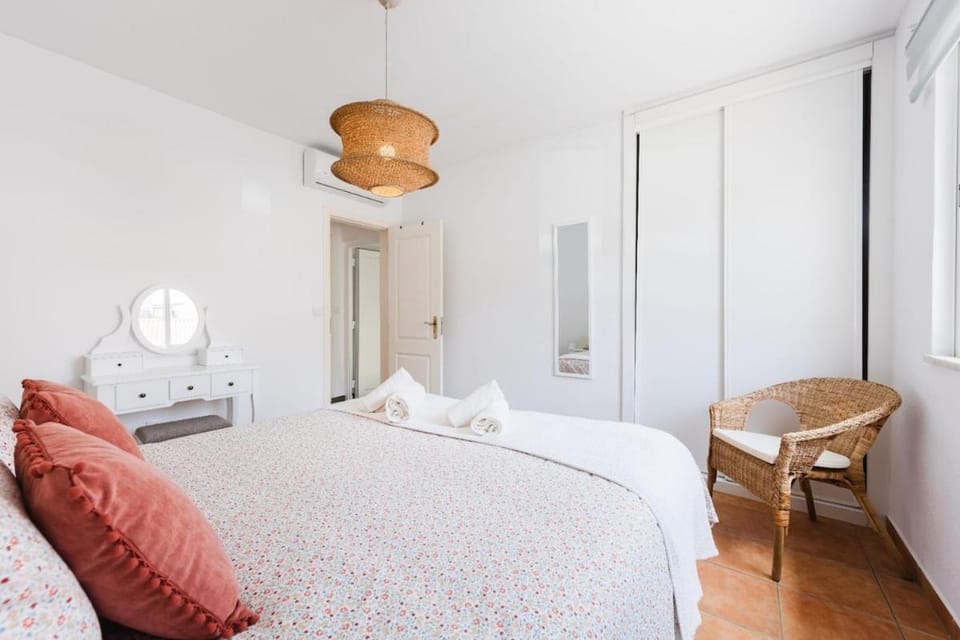 Bed, Bedroom, wardrobe