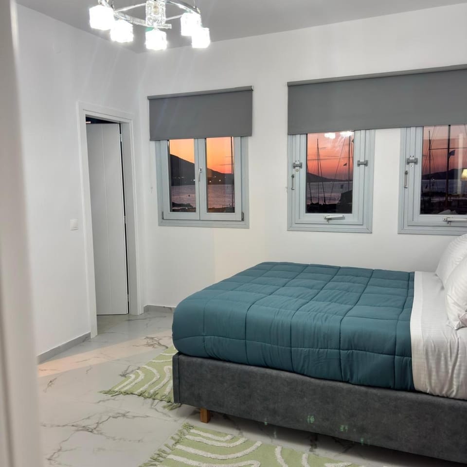 Portside Paradise Apartment in Naousa