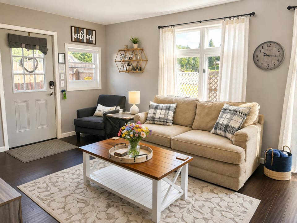 Living room, Photo of the whole room, Decorative detail, Seating area