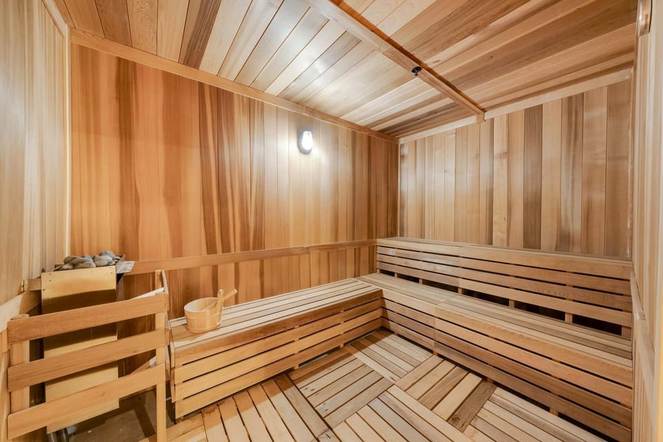 City Atelier -Sauna Pool Parking House in Miami