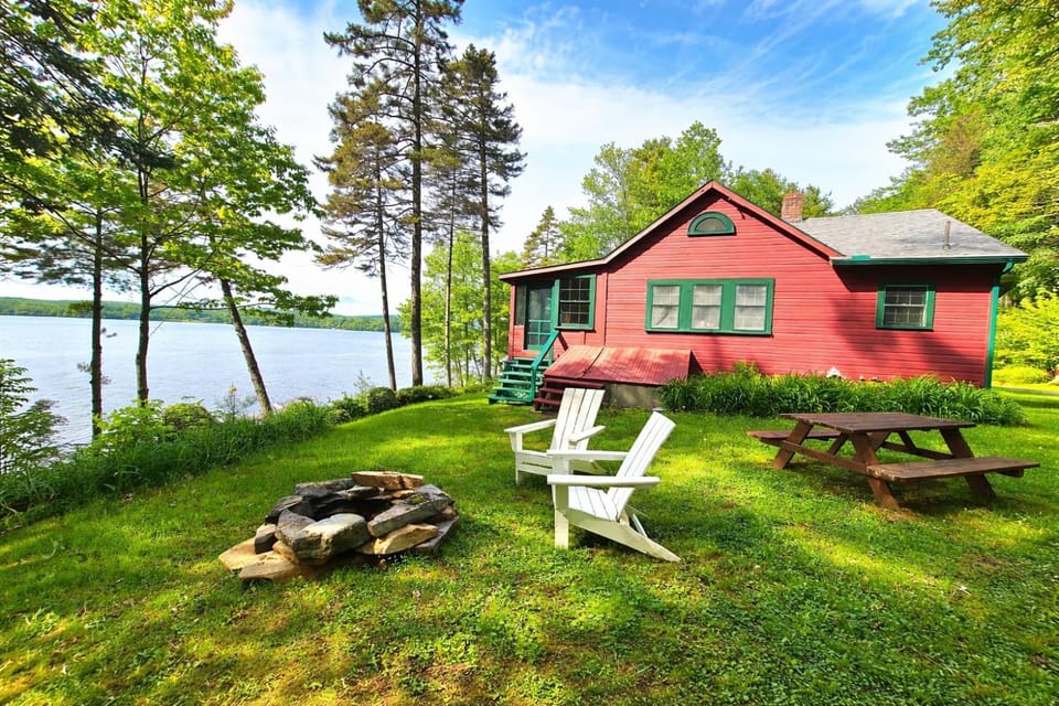 Quanahawasset on Damariscotta Lake House in Damariscotta Lake