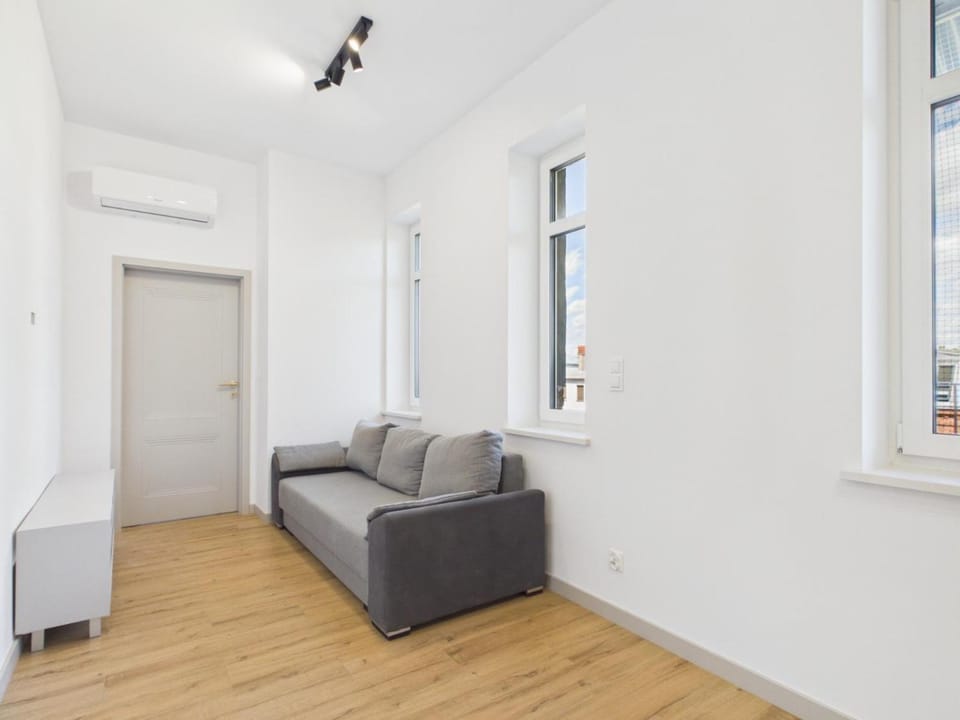 Living room, Photo of the whole room