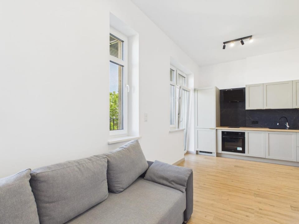 Kitchen or kitchenette, Seating area