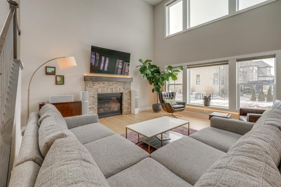 Bring the Family! Suburban Gem in Plainfield House in Illinois