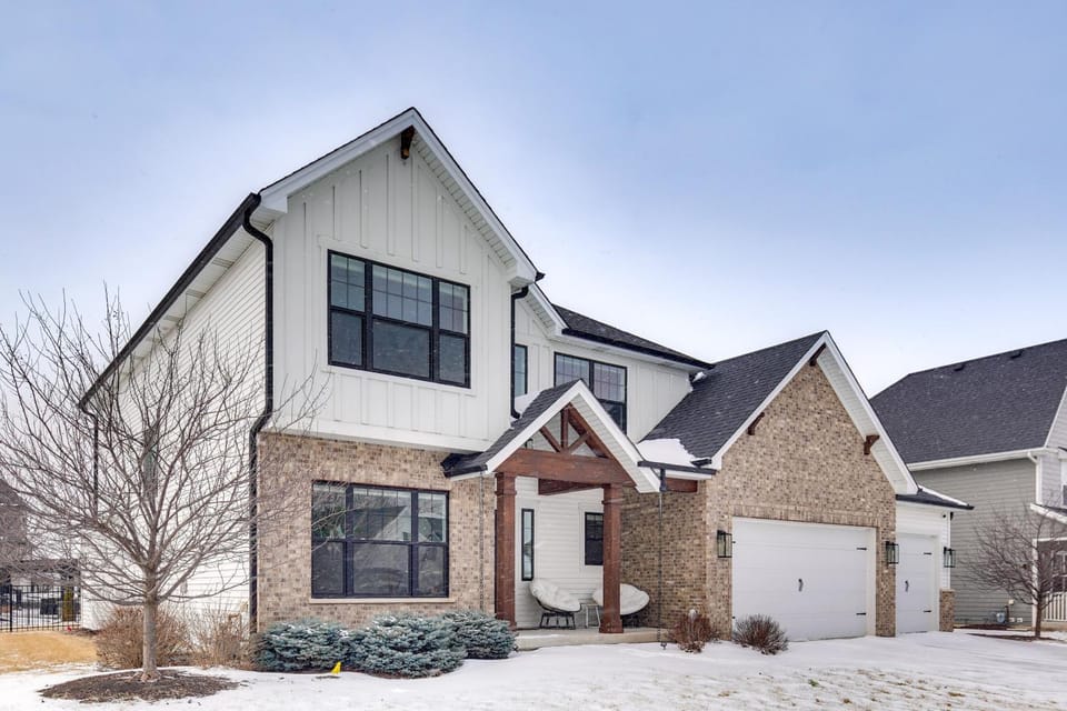 Bring the Family! Suburban Gem in Plainfield House in Illinois