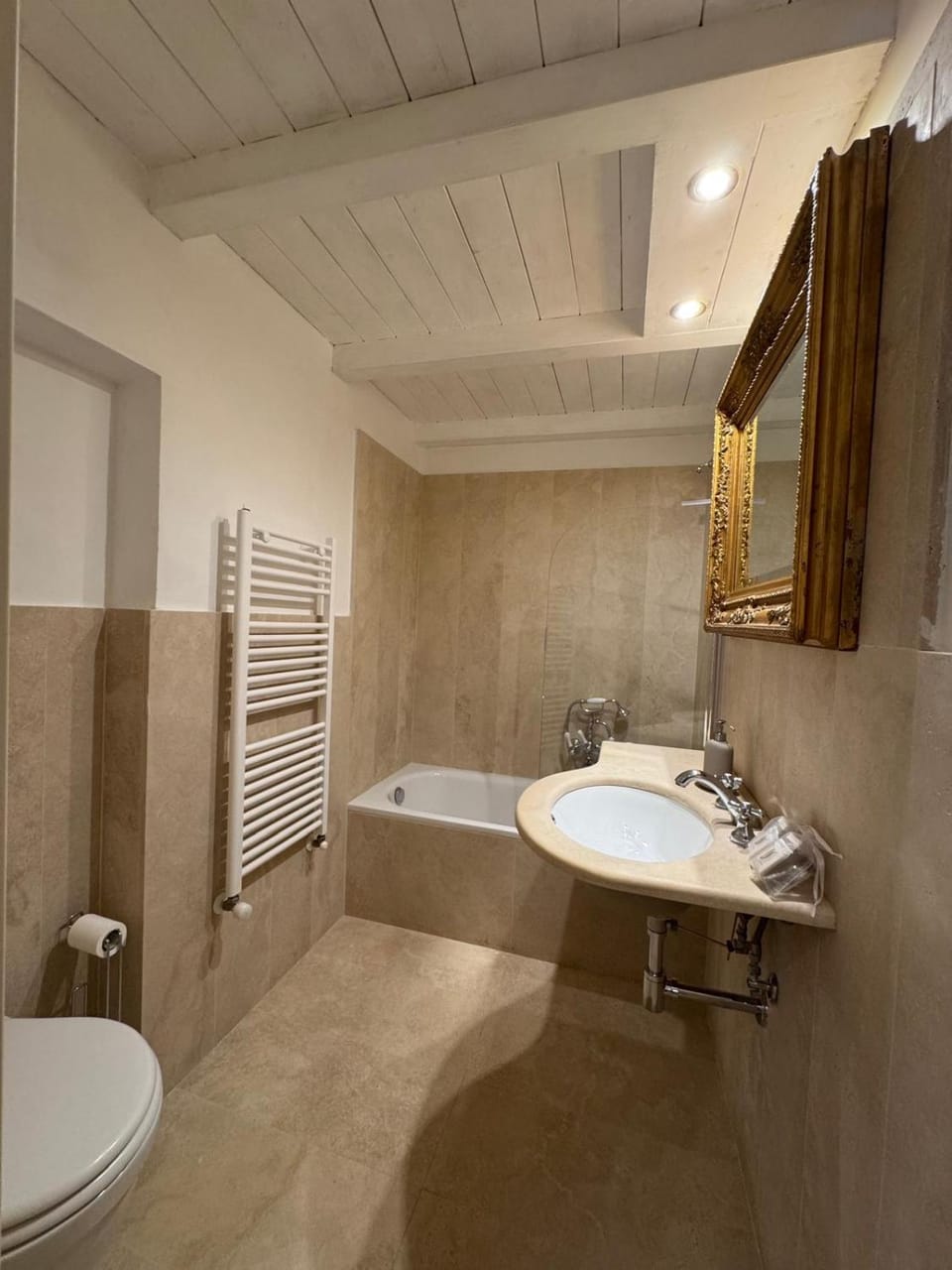 Central Apartment 3 min Station 10 min Duomo Apartment in Florence