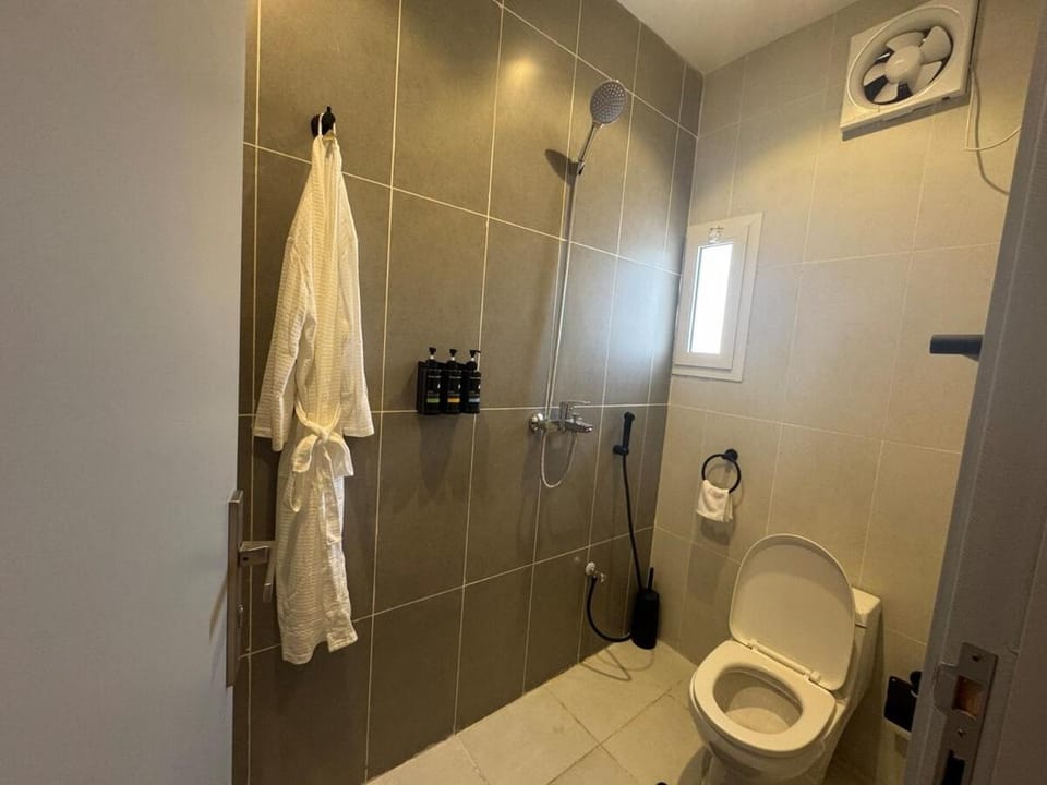 center of Jeddah, two bedrooms, master bedroom, living room, kitchen, self check-in Apartment in Jeddah