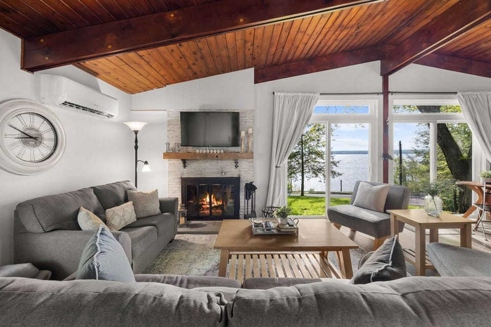 Peaceful Lakeview Cottage lake access & fire pit House in Fayette