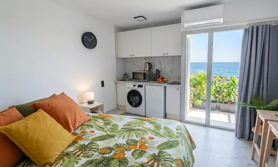 Ocean view studio next to the beach Apartment in Benalmadena