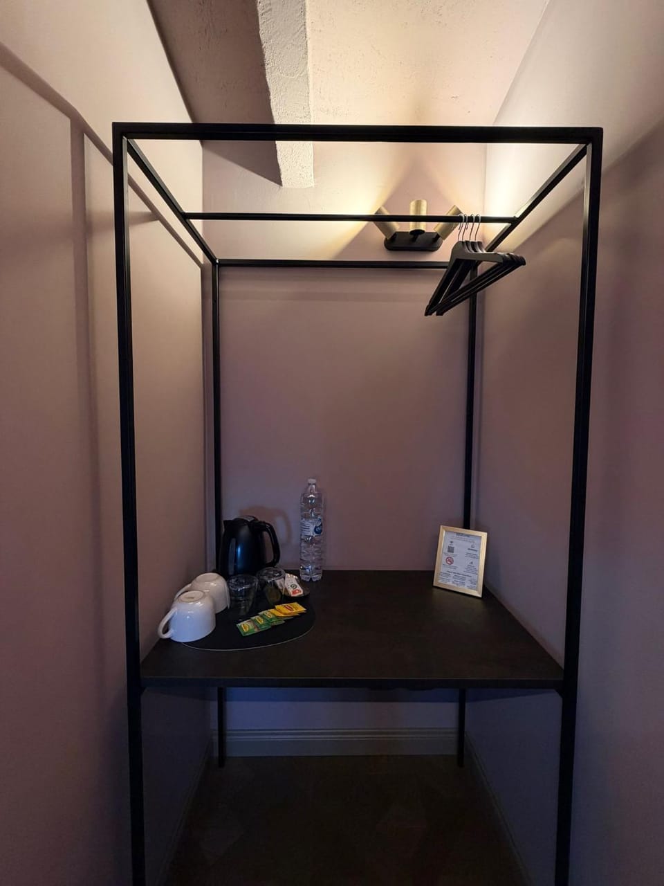 Coffee/tea facilities, wardrobe
