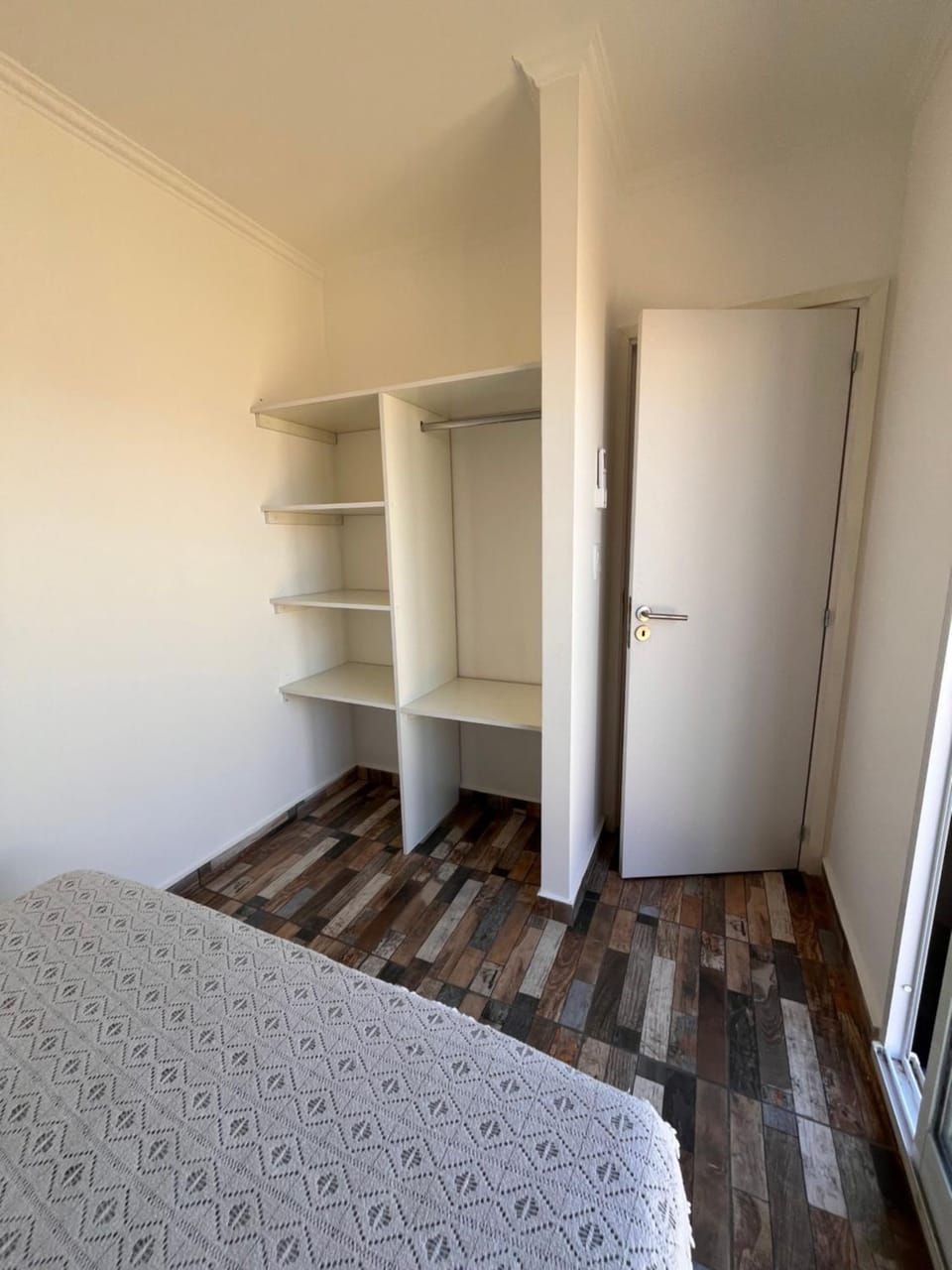 Photo of the whole room, Bedroom, wardrobe