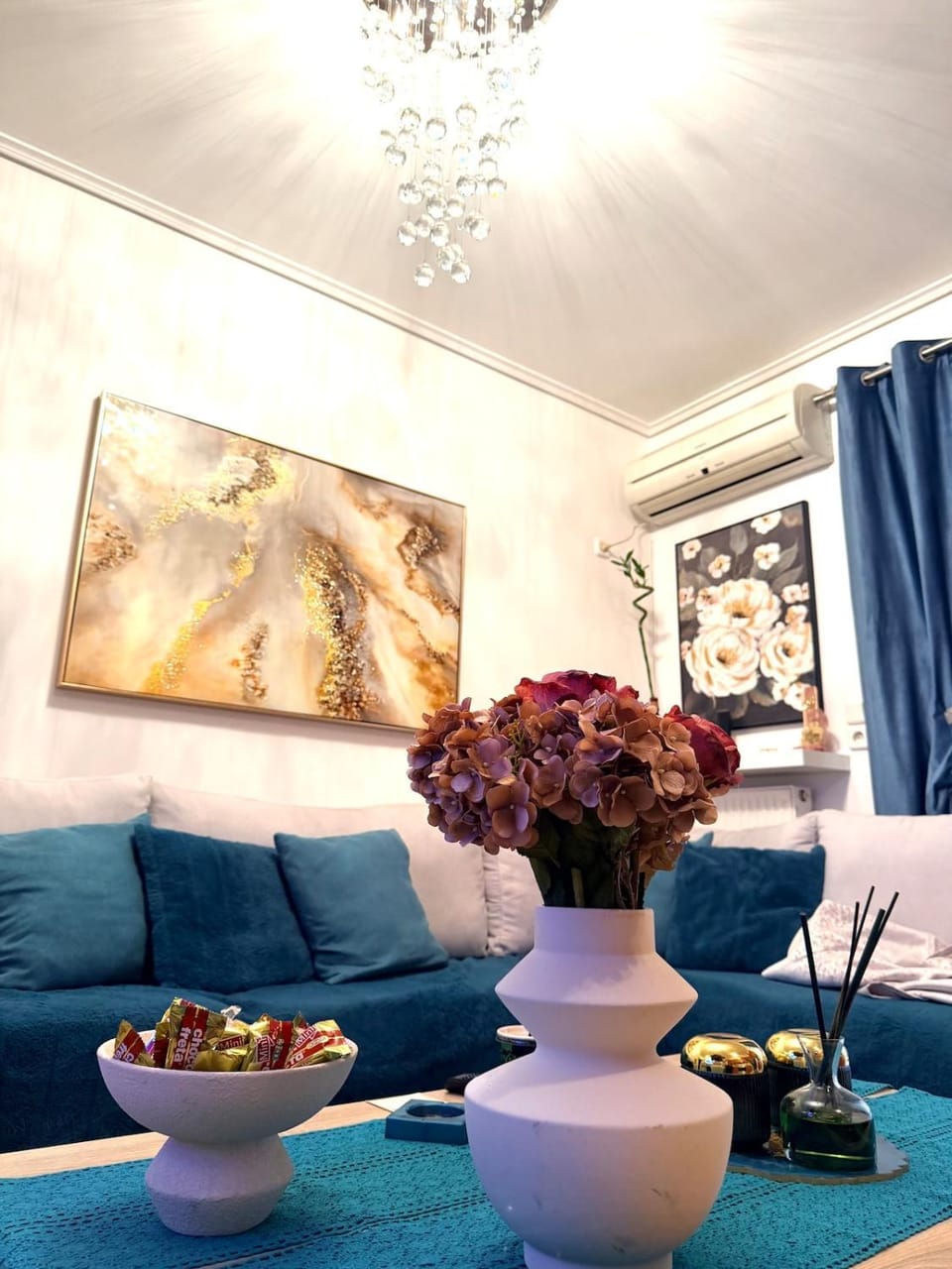 Elegant 2-Room Apartment with Parking & Balcony Apartment in Athens