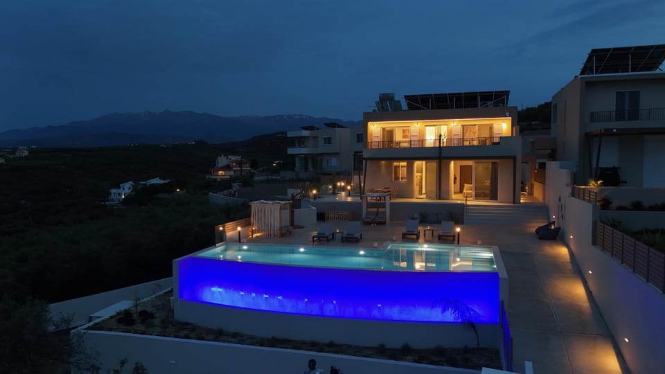 Property building, Night, Mountain view, Pool view, Swimming pool, sunbed
