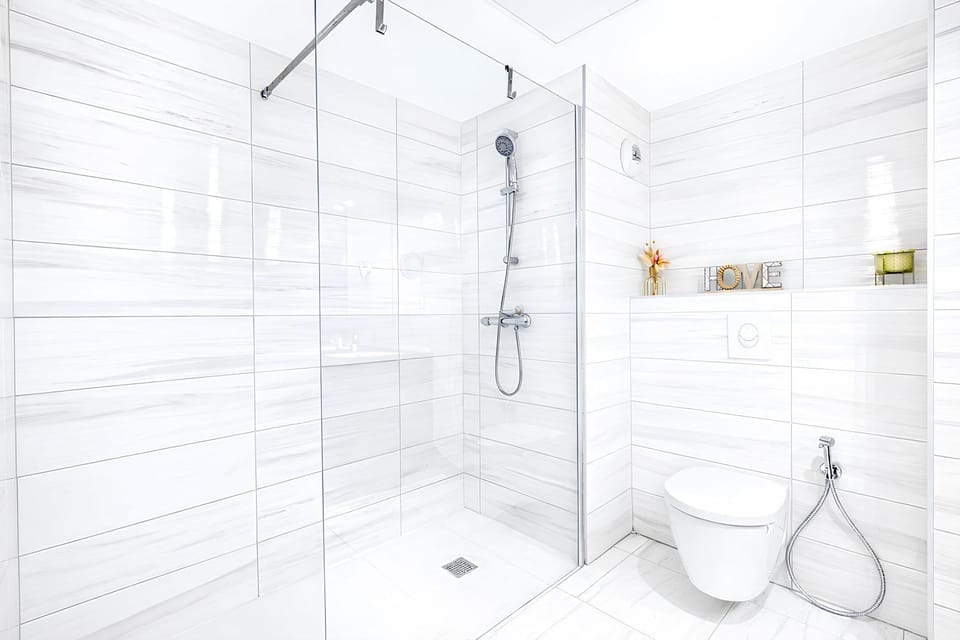 Shower, Toilet, Bathroom, towels